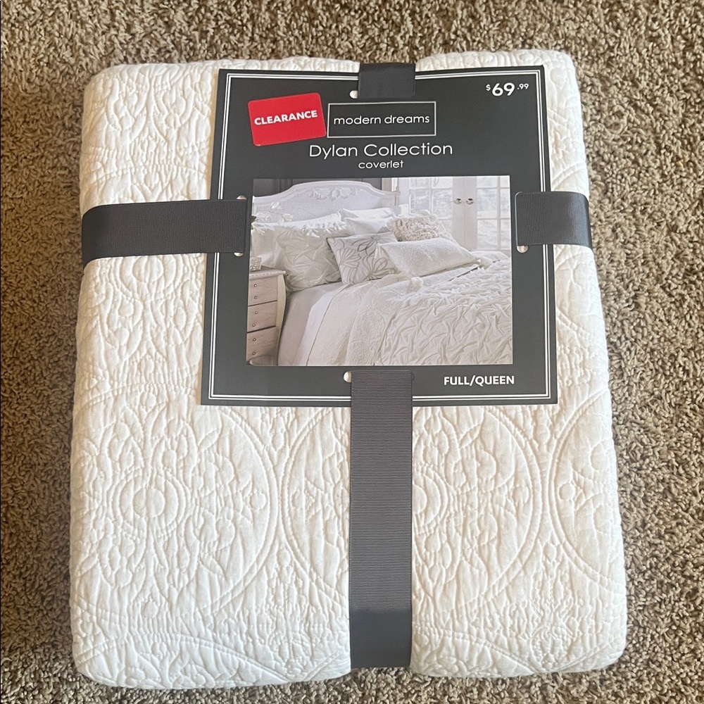 Full/Queen off white coverlet